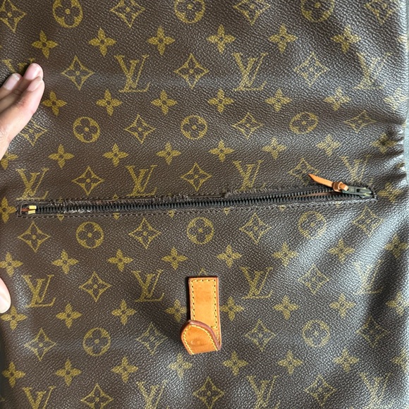 Louis Vuitton Monogram Clutch - Picture 6 of 13